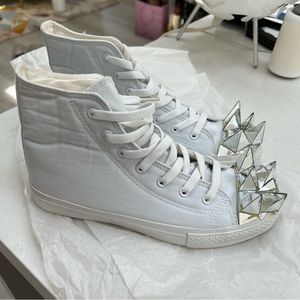 PROSPEKT handcrafted punk white canvas sneakers with mirror spikes on tips